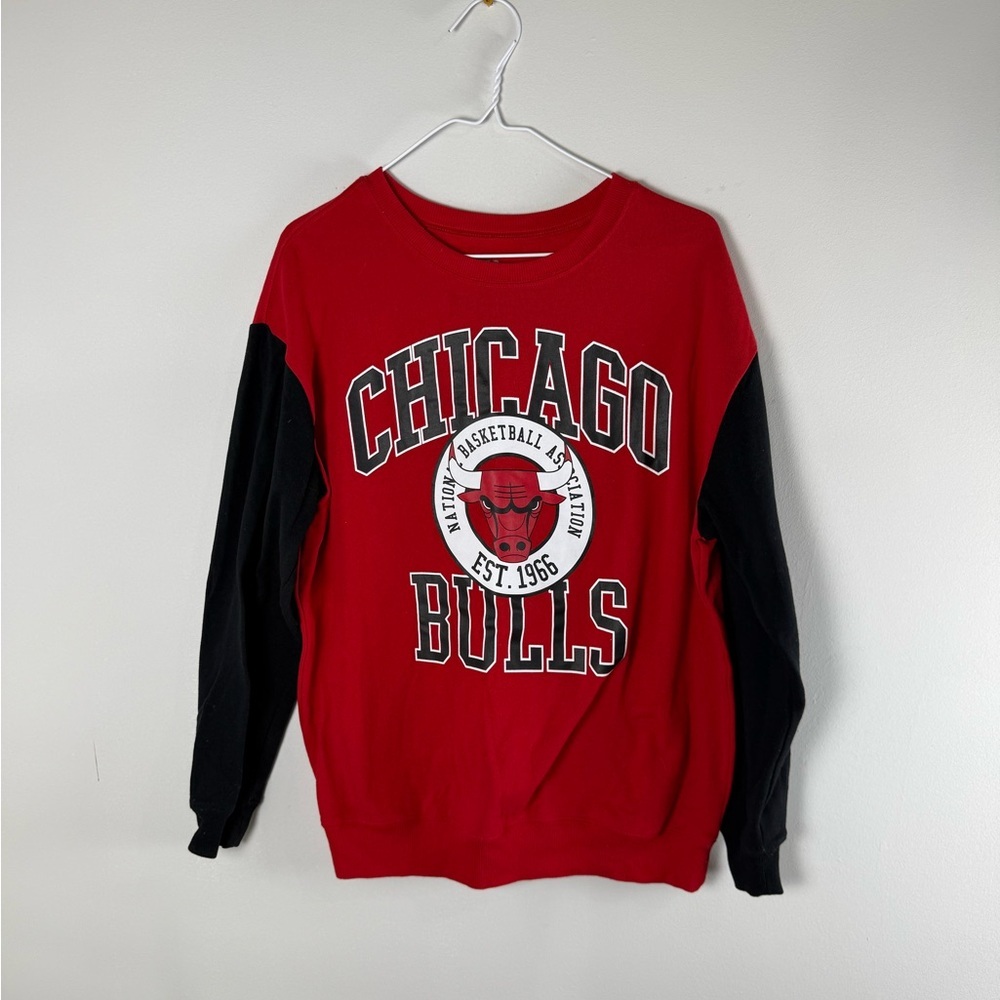 NBA Red and Black Chicago Bulls Sweatshirt